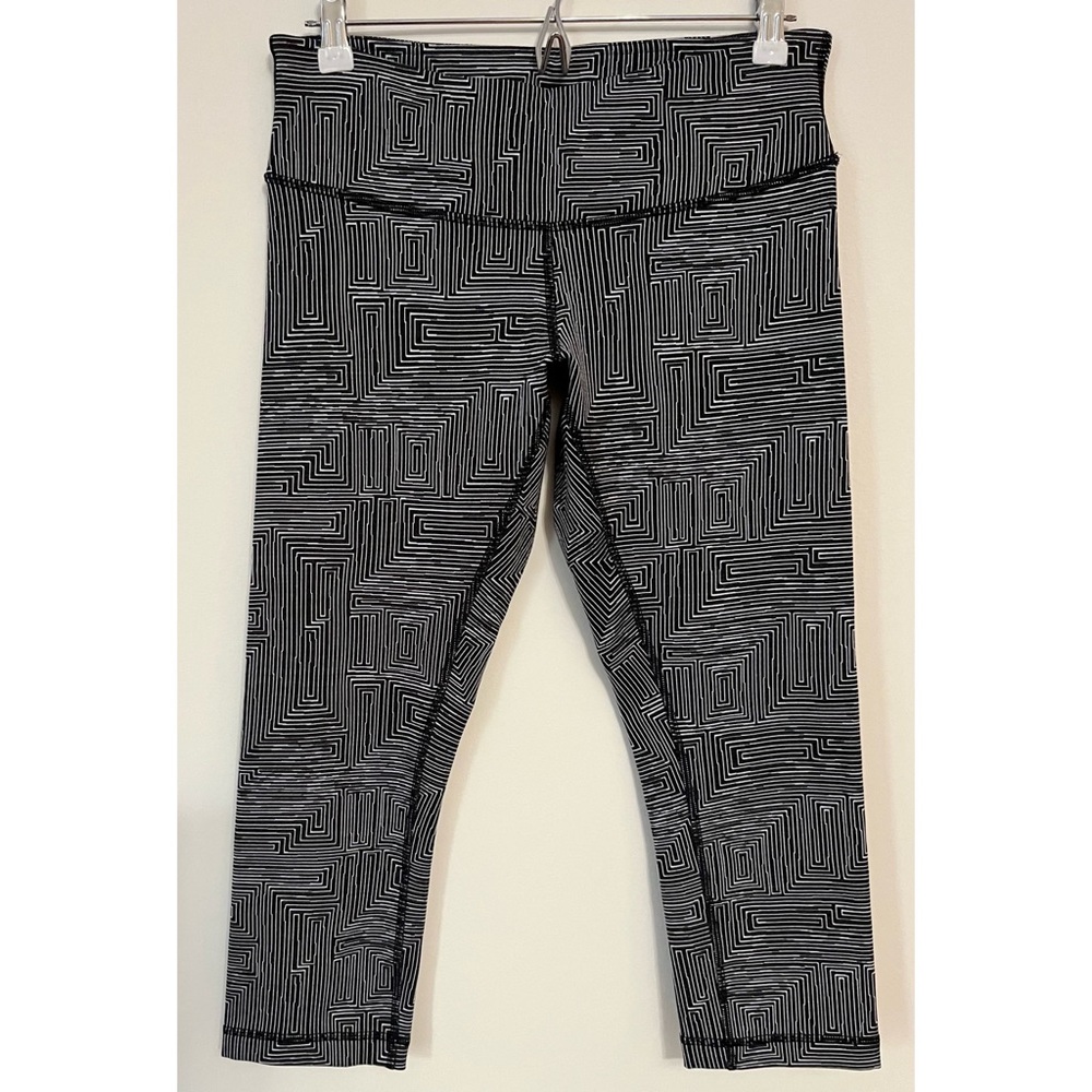 Lululemon • 8 • 22” Wunder Under Crop III Maze Jacquard Leggings Geometric Print